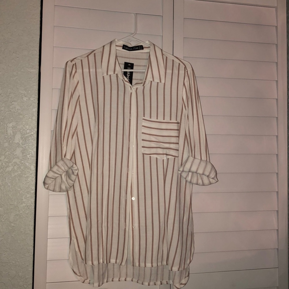 BUTTON DOWN COLLARED SHIRT